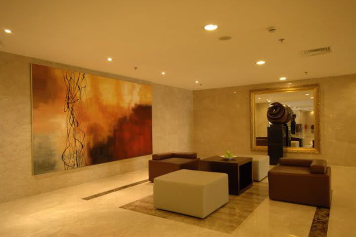 Lobby at the Howard Johnson Hotel Zhangjiang Shanghai