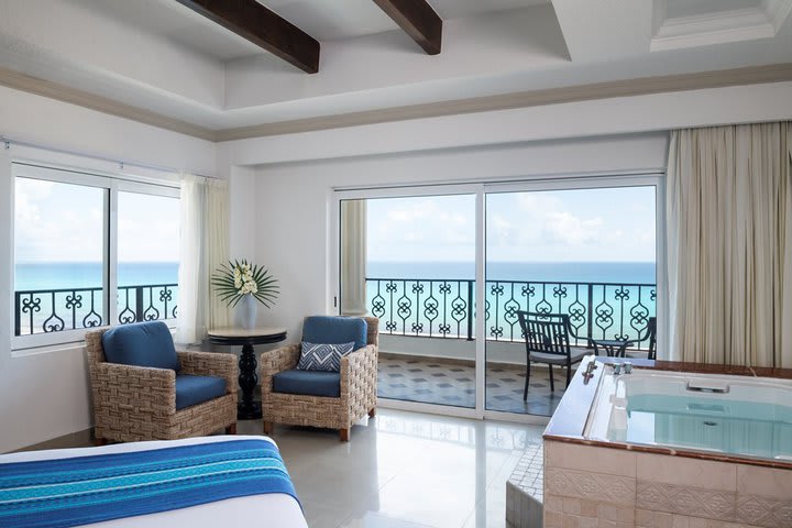 Ocean Front Luxury Suite King