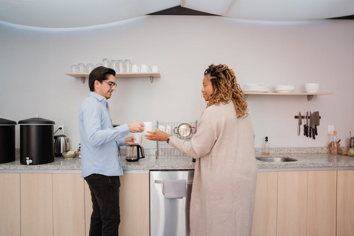 Hay una cocina para uso de los huéspedes