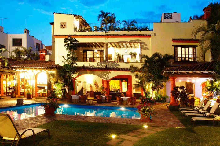 The pool at Hotel Casa Colonial in Cuernavaca