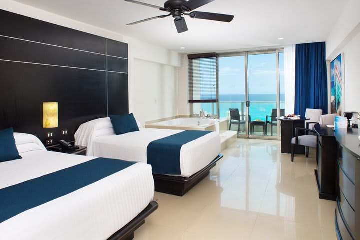 Img - Club suite with jacuzzi 2 doubles - nonrefundable