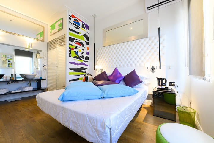 Junior Suite, 1 King Bed, Balcony, City View