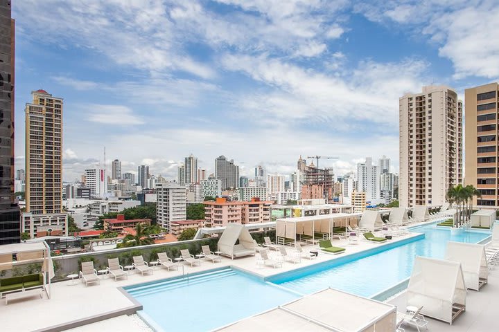 Vista de la ciudad desde la piscina