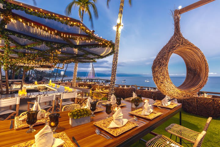 Restaurante con vista al mar