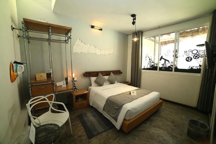 Standard Room, 1 Queen Bed