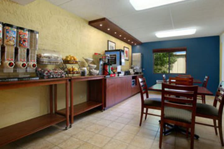 Breakfast lounge at the Baymont Inn & Suites near O'Hare Airport in Chicago