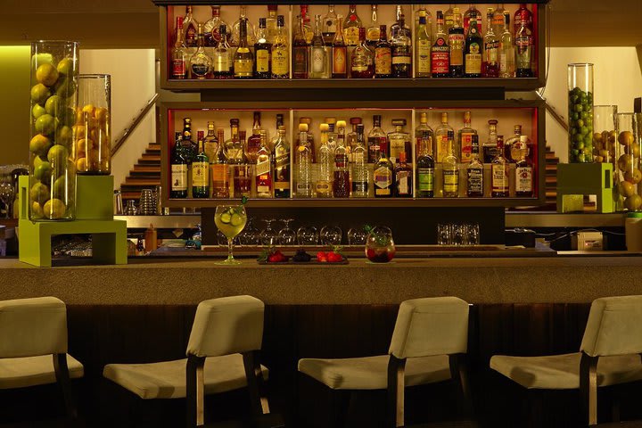 Interior del Epicentro Gin & Tonic Bar