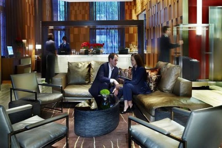 El lobby del Andaz Wall Street en Nueva York