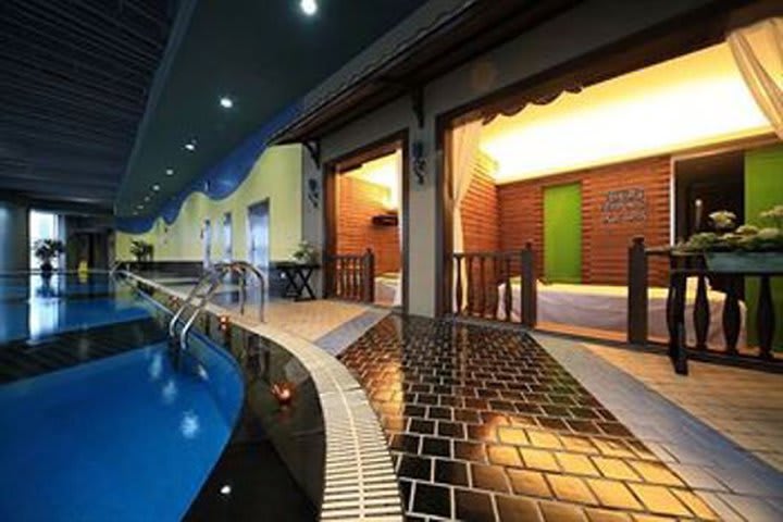 The Fraser Residence Shanghai hotel has a heated indoor pool