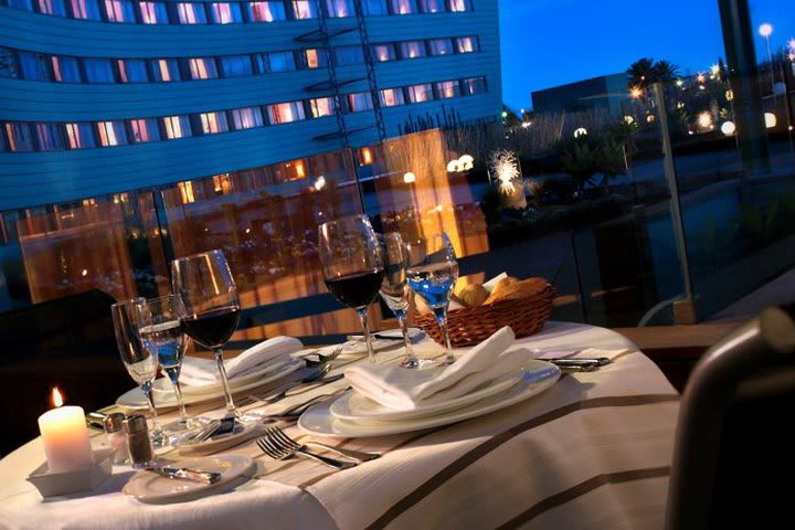 La Sal Marina restaurant at the Barcelona Airport Hotel offers Mediterranean cuisine