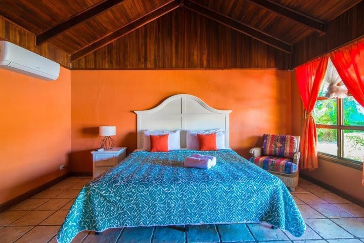 Img - Beach Front 1 King Bed