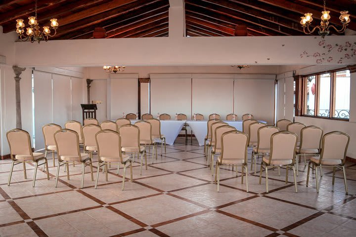 The meeting room can accommodate up to 150 guests