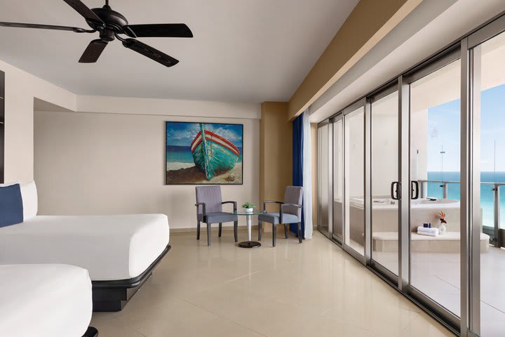 Img - Ocean front suite double - STFD
