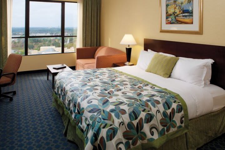 Standard guest room at the Wyndham Lake Buena Vista