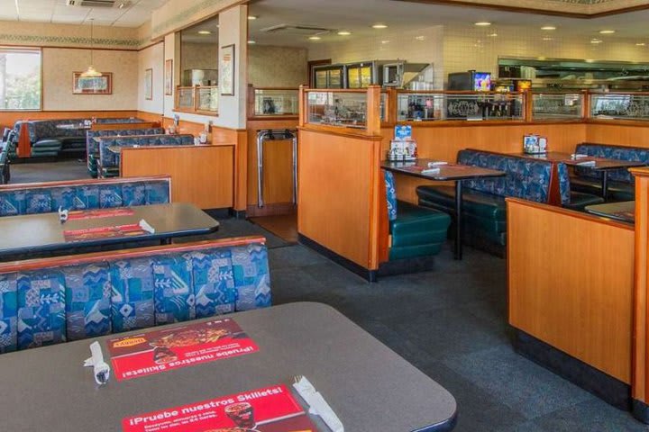 Denny's® restaurant offers 24-hour service