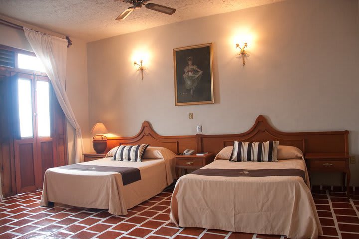 Guest rooms at Hotel Francés offer wireless internet