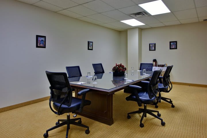 Sala de juntas del Hotel Indigo Toronto Airport