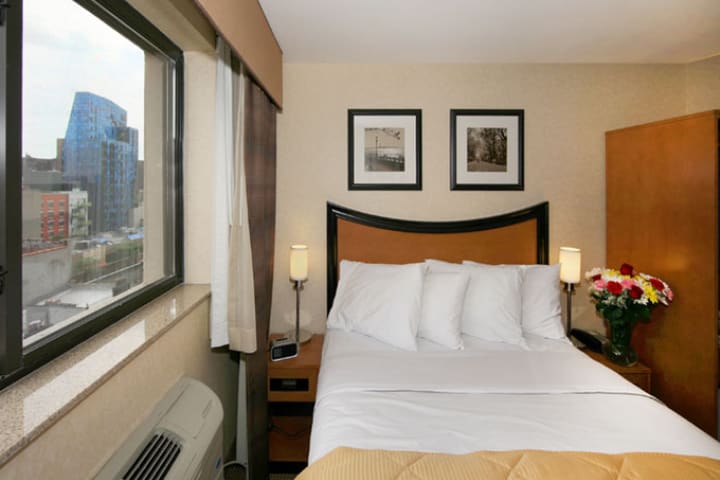 Interior of a guest room at the Comfort Inn Lower East Side