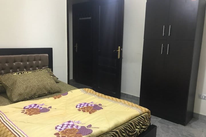 Royal Apartment, 3 Bedrooms, Accessible, Ground Floor