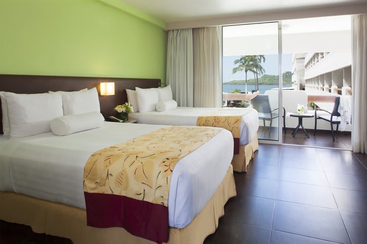 The rooms have ocean or garden view