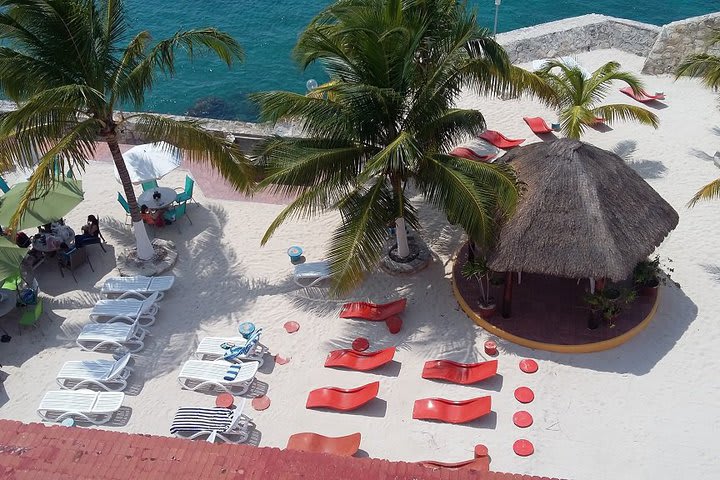 Sitting area in front of the sea