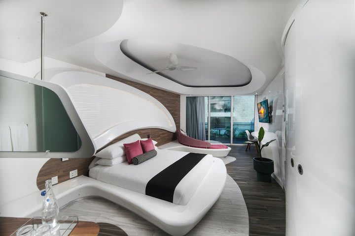 Img - Reef Suite Partial Ocean View