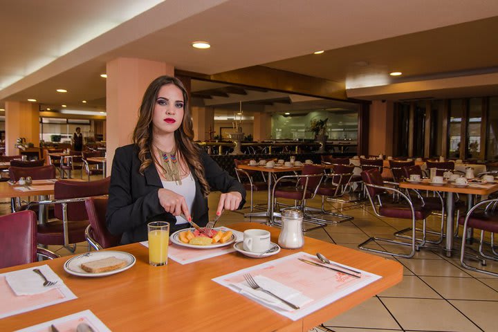 Restaurante El Mezzanine en el Hotel Real Plaza San Luis Potosí