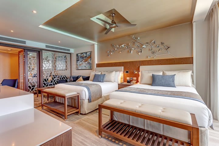 Img - Luxury Chairman's Two Bedroom Suite Ocean Front Diamond Club - CMFU2D