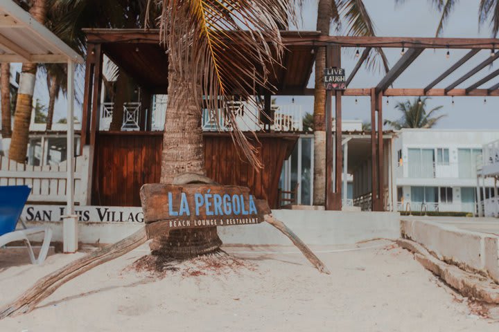 Entrada al restaurante La Pérgola