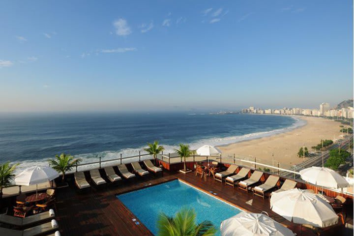 Porto Bay Rio Internacional Hotel has a rooftop pool