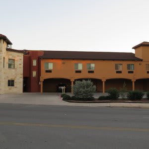 La Hacienda Inn