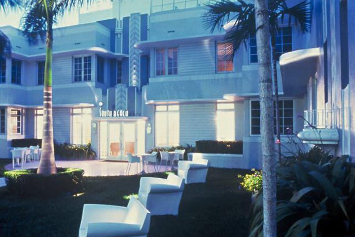 Entrada del hotel South Beach en el distrito art decó de Miami Beach