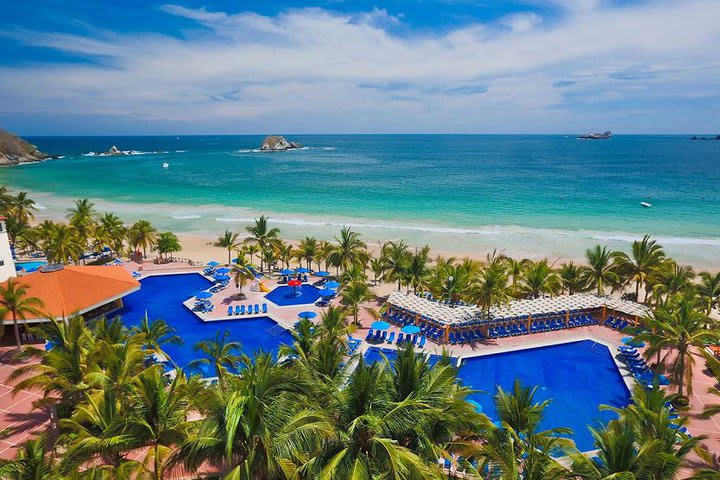 Panoramic view of the pool