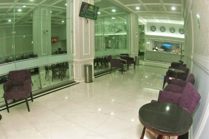 Lobby bar