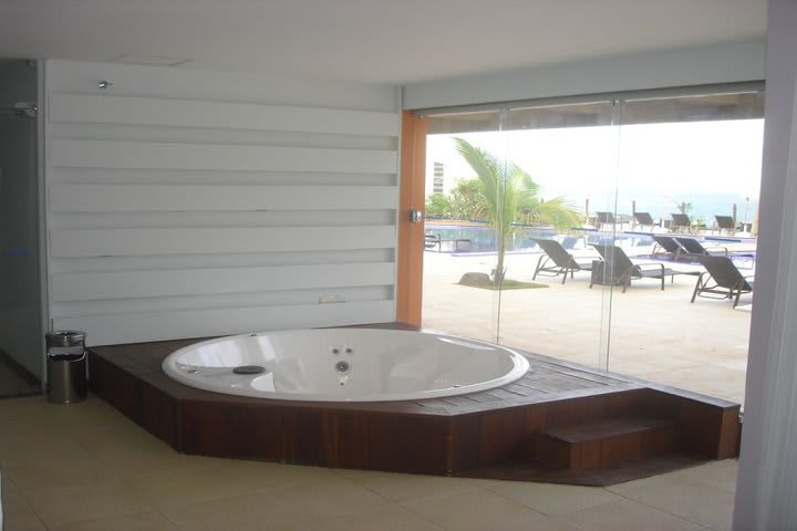 Jacuzzi at the Pestana Bahia Lodge hotel in Salvador da Bahia