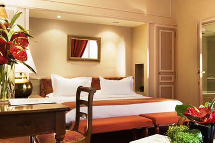 The Saint James & Albany hotel features 200 guest rooms