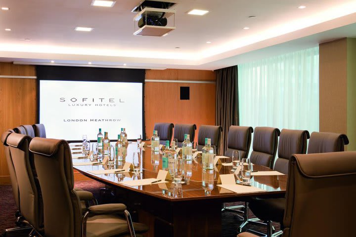 Los salones de eventos del Sofitel London Heathrow son ideales para reuniones de negocios