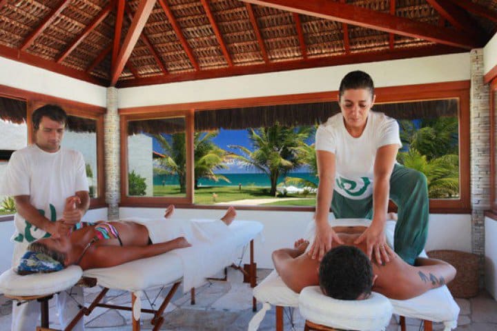 Disfruta un masaje frente al mar en el hotel Village Porto de Galinhas