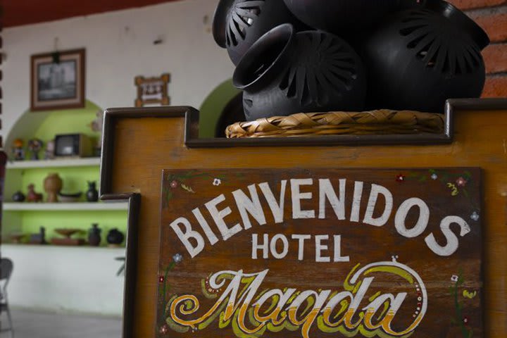 El hotel tiene asistencia las 24 horas en la recepción